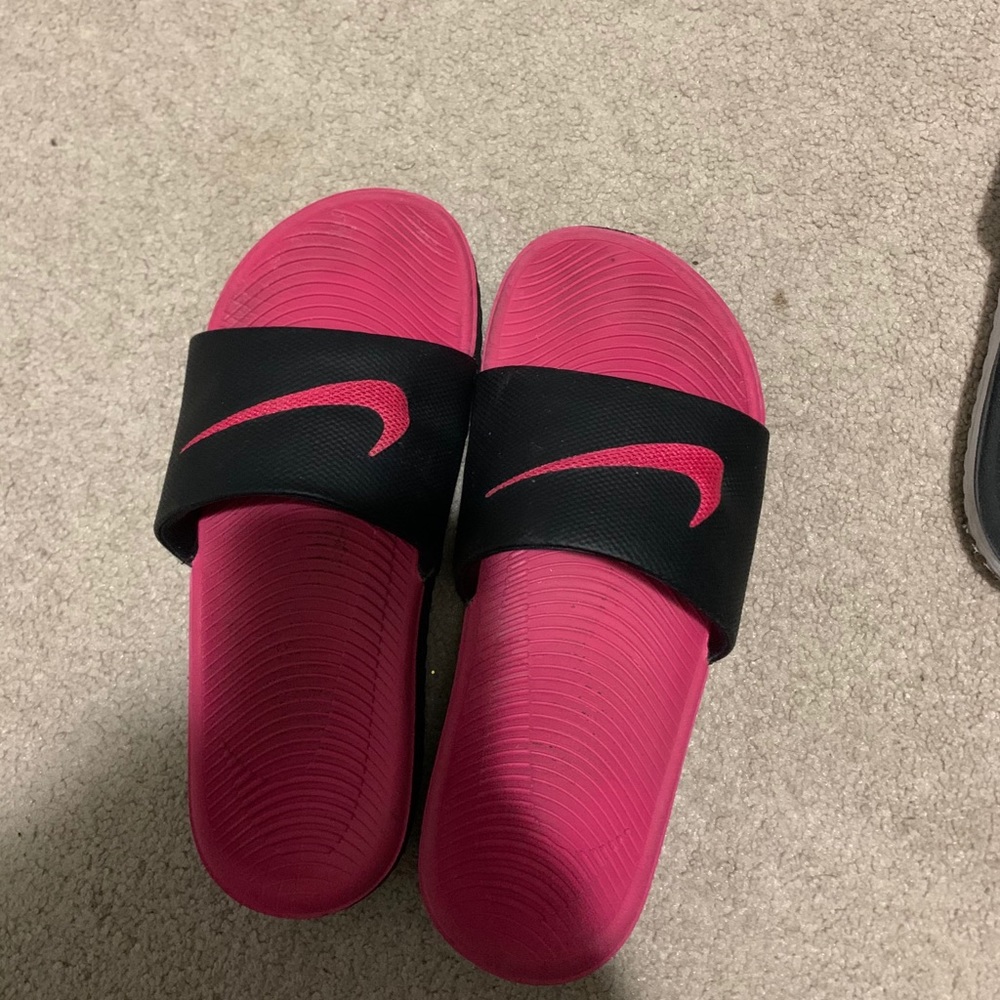 Nike slides